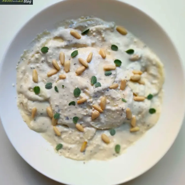 Corzetti salsa pinoli
