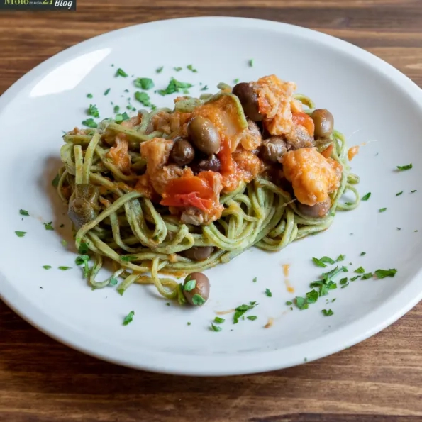 Taglierini verdi con sugo di baccalà